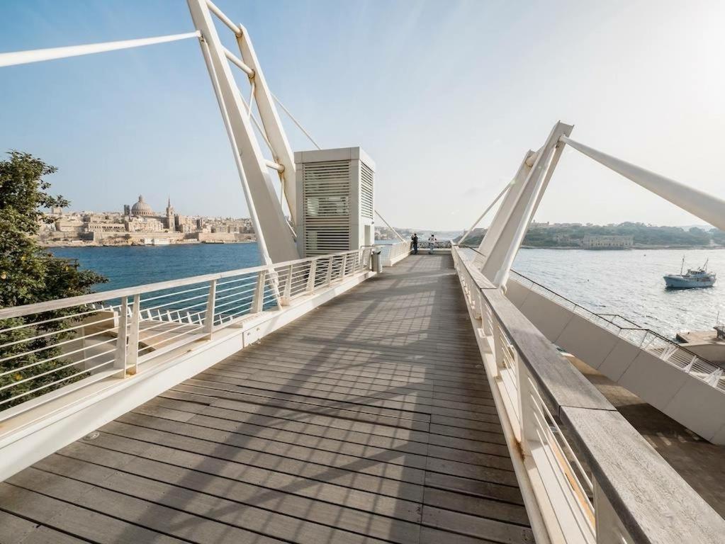 Luxury Apartment Inc Pool & Views Sliema Exteriör bild